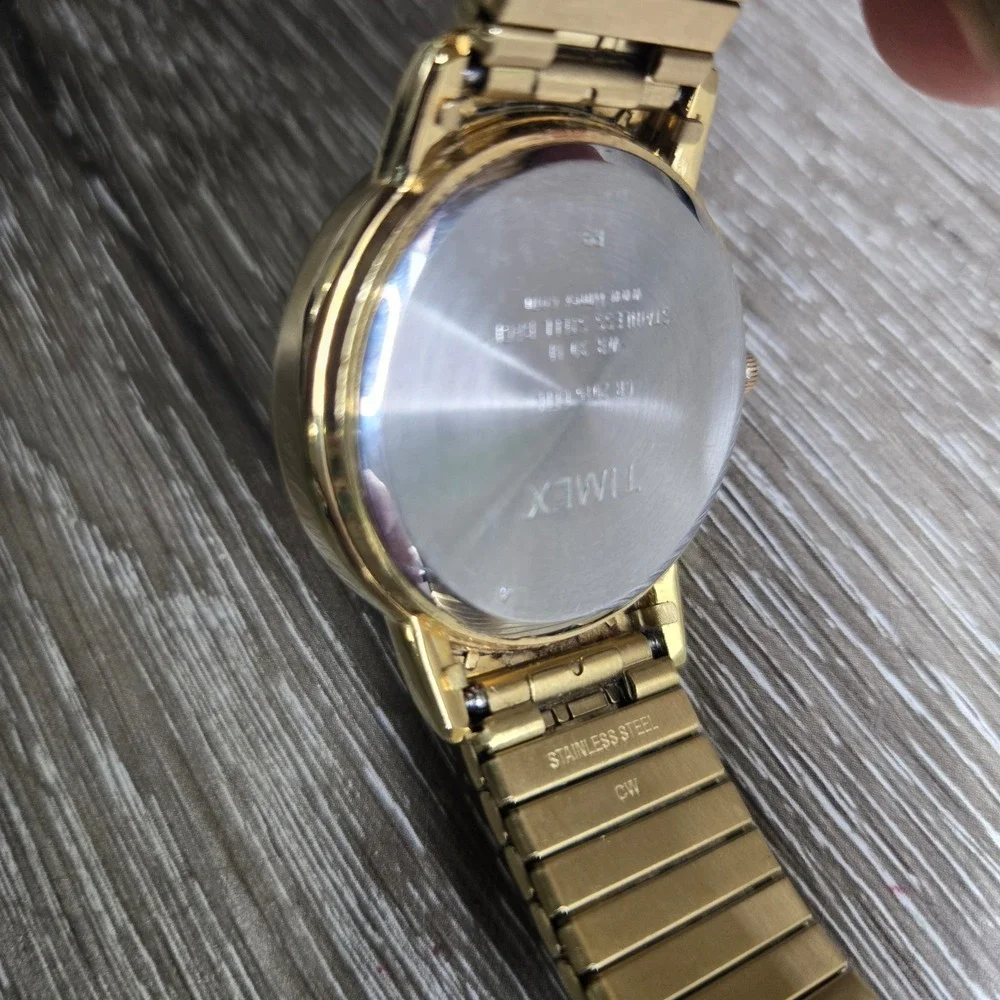 Timex Indiglo Gold Tone Watch Date Window Expansion Band WR 30M R9
